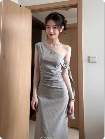 高级感灰色斜领露肩连衣裙设计小众夏季新款收腰修身气质长裙